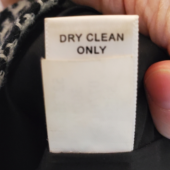 Banana Republic wool blend houndstooth mini skirt - Picture 6 of 8